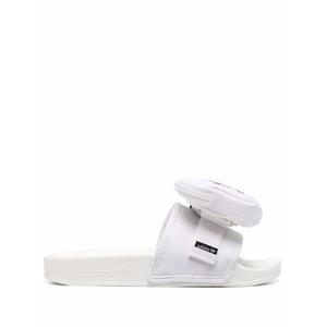 Шлепанцы Adilette с логотипом