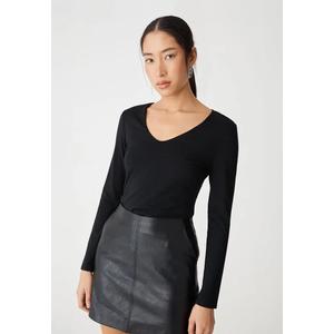 Топ Isla V-Neck из бамбука