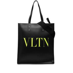 Сумка-тоут Rockstud VLTN (2021-2022 годы)