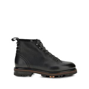 Ботинки на шнуровке