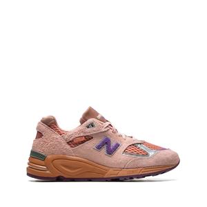 Кроссовки 990 V2 из коллаборации с Salehe Bembury