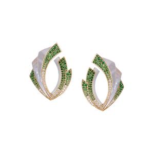 Золотые серьги Mogra Light Blossom с бриллиантами