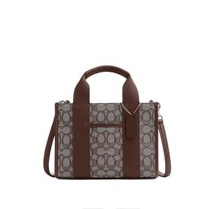 Сумка-тоут Coach Smith 24 в сигатурном жаккарде - Дуб/Клен