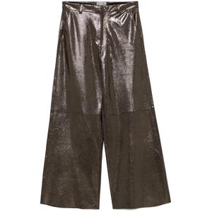 Фактурные брюки из кожи
